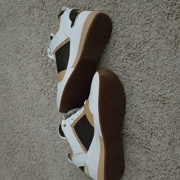 New without tags Michael Kors snickers - Picture 3 of 5